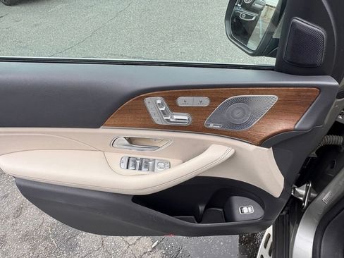 Used 2020 Mercedes-Benz GLE 350 4MATIC w/ Premium Package image 9