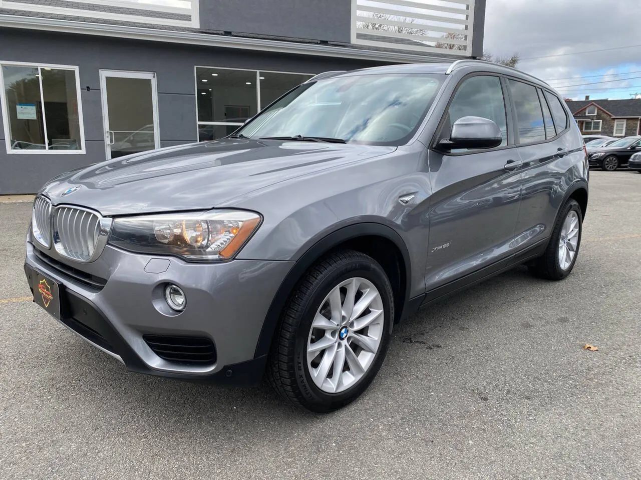 Used 2017 BMW X3 xDrive28i AWD/4WD image 1