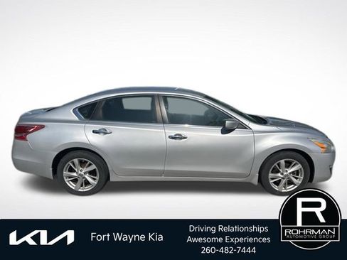 Used 2013 Nissan Altima 2.5 SV FWD image 6