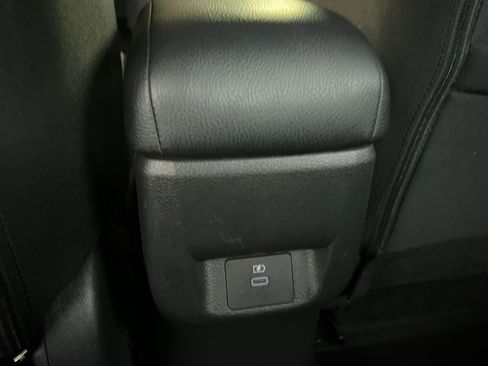 Used 2025 Nissan Versa SV image 23