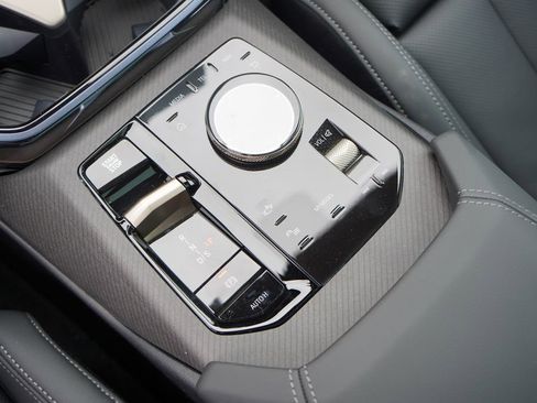 Used 2025 BMW X3 xDrive30i w/ Premium Package image 18