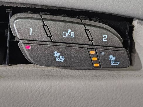 Used 2008 Buick Lucerne CXL w/ Ultra Confidence Package FWD image 12