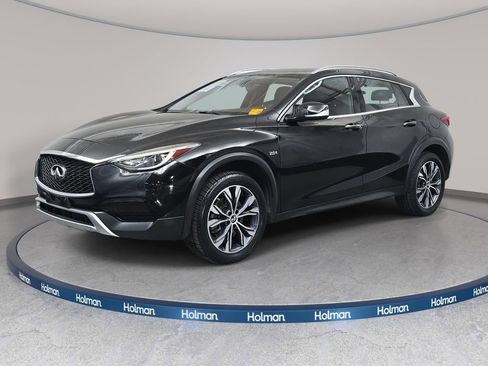 Used 2017 INFINITI QX30 AWD image 1