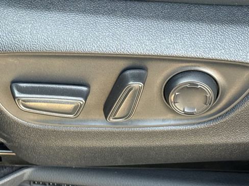 Used 2025 Toyota Sienna XSE w/ XSE Plus Package FWD image 21