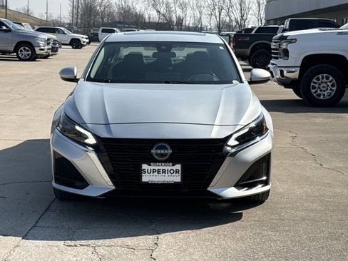 Used 2024 Nissan Altima 2.5 SV w/ SV Premium Package image 13