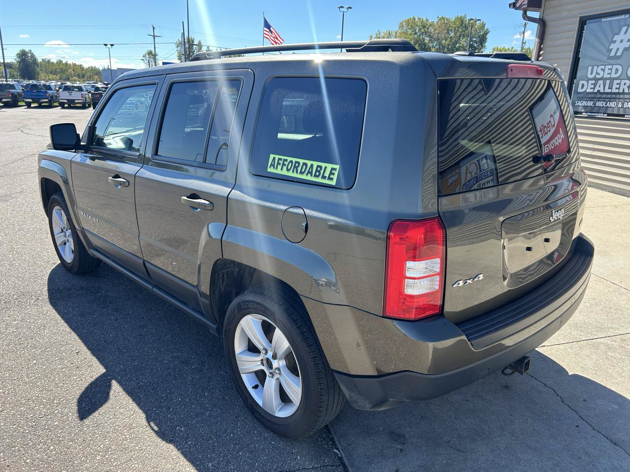 Used 2015 Jeep Patriot Latitude AWD/4WD image 7