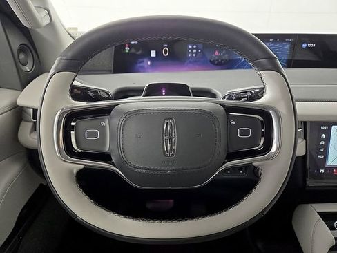 New 2025 Lincoln Navigator L Reserve AWD/4WD image 17