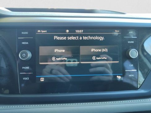 Used 2024 Volkswagen Taos SE w/ Panoramic Sunroof Package AWD/4WD image 16