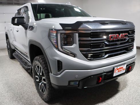 Used 2024 GMC Sierra 1500 AT4 w/ Technology Package AWD/4WD image 6