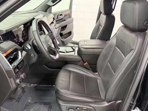 Used 2025 GMC Yukon Denali AWD/4WD image 15