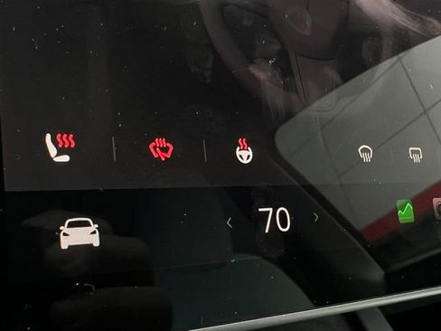 Used 2024 Tesla Model Y Long Range image 32