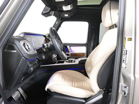 Used 2022 Mercedes-Benz G 550 image 3