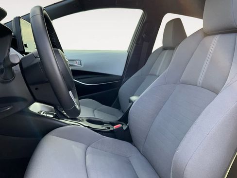 Used 2025 Toyota Corolla SE FWD image 9