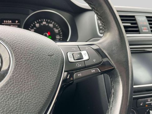 Used 2017 Volkswagen Jetta SE image 22