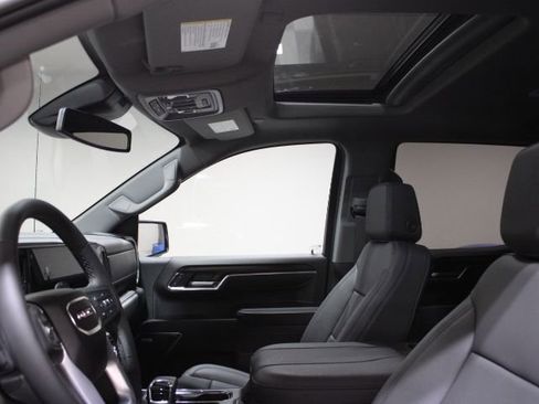 New 2026 GMC Sierra 1500 SLT w/ SLT Premium Plus Package image 4