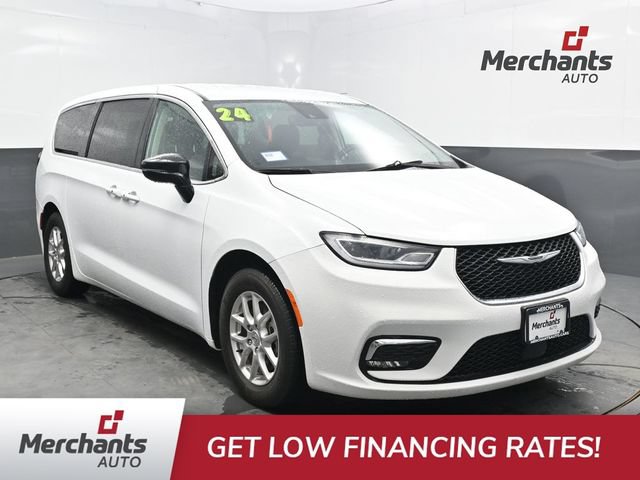 Used 2024 Chrysler Pacifica Touring-L FWD image 1