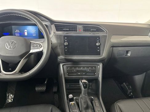 Used 2023 Volkswagen Tiguan SE w/ Panoramic Sunroof Package AWD/4WD image 21