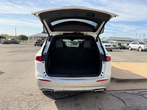 Used 2024 Buick Enclave Premium image 6