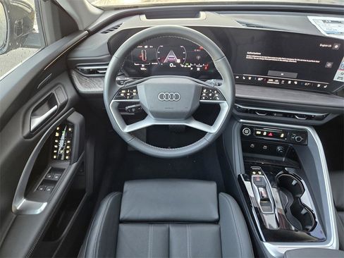 New 2025 Audi Q5 Prestige image 13