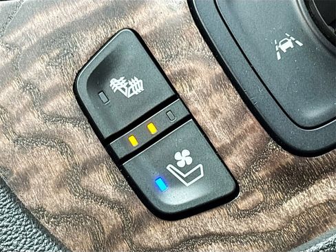 Used 2020 GMC Acadia Denali w/ LPO, Floor Liner Package image 21