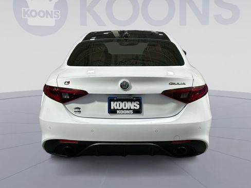 Used 2022 Alfa Romeo Giulia Veloce image 5