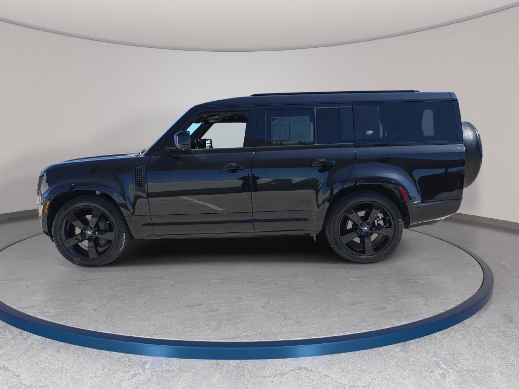 Certified 2024 Land Rover Defender 130 X-Dynamic SE AWD/4WD image 8