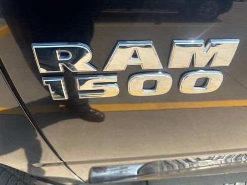 Used 2017 RAM 1500 Classic SLT AWD/4WD image 11