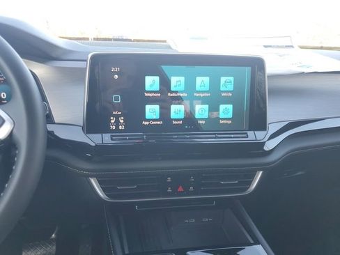 New 2026 Volkswagen Atlas Cross Sport SE image 28