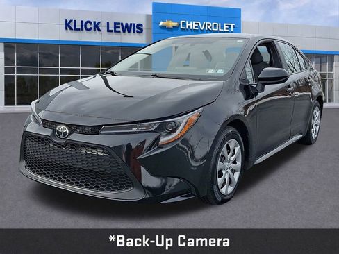 Used 2022 Toyota Corolla LE image 3