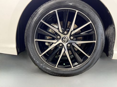 Used 2024 Toyota Camry SE FWD image 14
