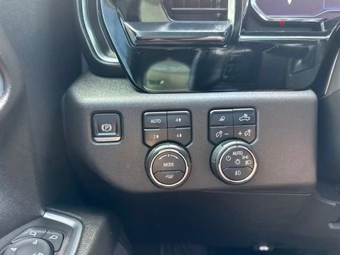 Used 2025 Chevrolet Silverado 1500 LT Trail Boss w/ LT Trail Boss Premium Package AWD/4WD image 27