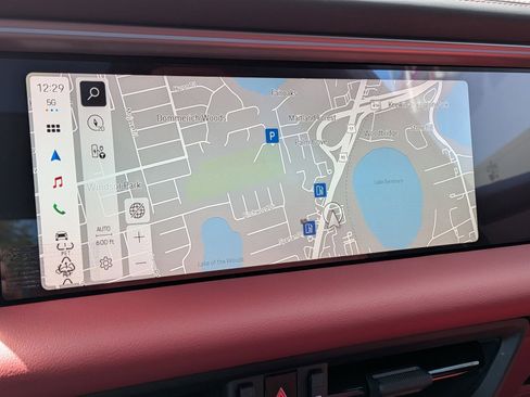 New 2026 Porsche Macan 4S Electric AWD/4WD image 18