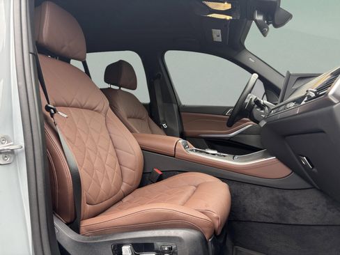 Used 2026 BMW X5 xDrive50e w/ Executive Package image 23