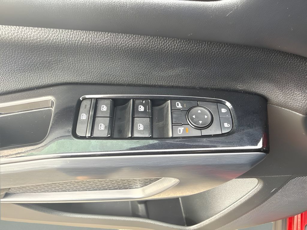 Used 2022 Nissan Pathfinder SL AWD/4WD image 15