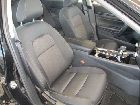 Used 2024 Nissan Altima 2.5 SV image 27