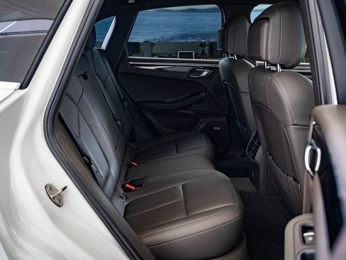 Used 2019 Porsche Macan S image 46