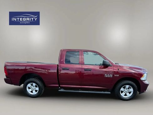 Used 2018 RAM 1500 Express AWD/4WD image 3