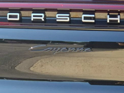 Certified 2025 Porsche Cayenne E-Hybrid AWD/4WD image 28