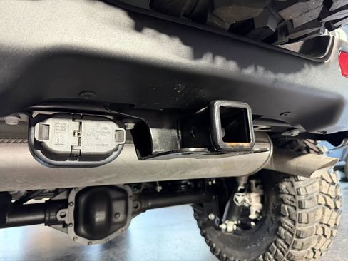 Used 2024 Jeep Wrangler Unlimited Rubicon w/ XTREMEE 35" Tire Package image 12