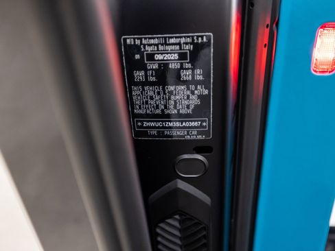 Used 2025 Lamborghini Revuelto image 58