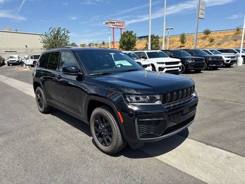 New 2026 Jeep Grand Cherokee Altitude AWD/4WD image 7