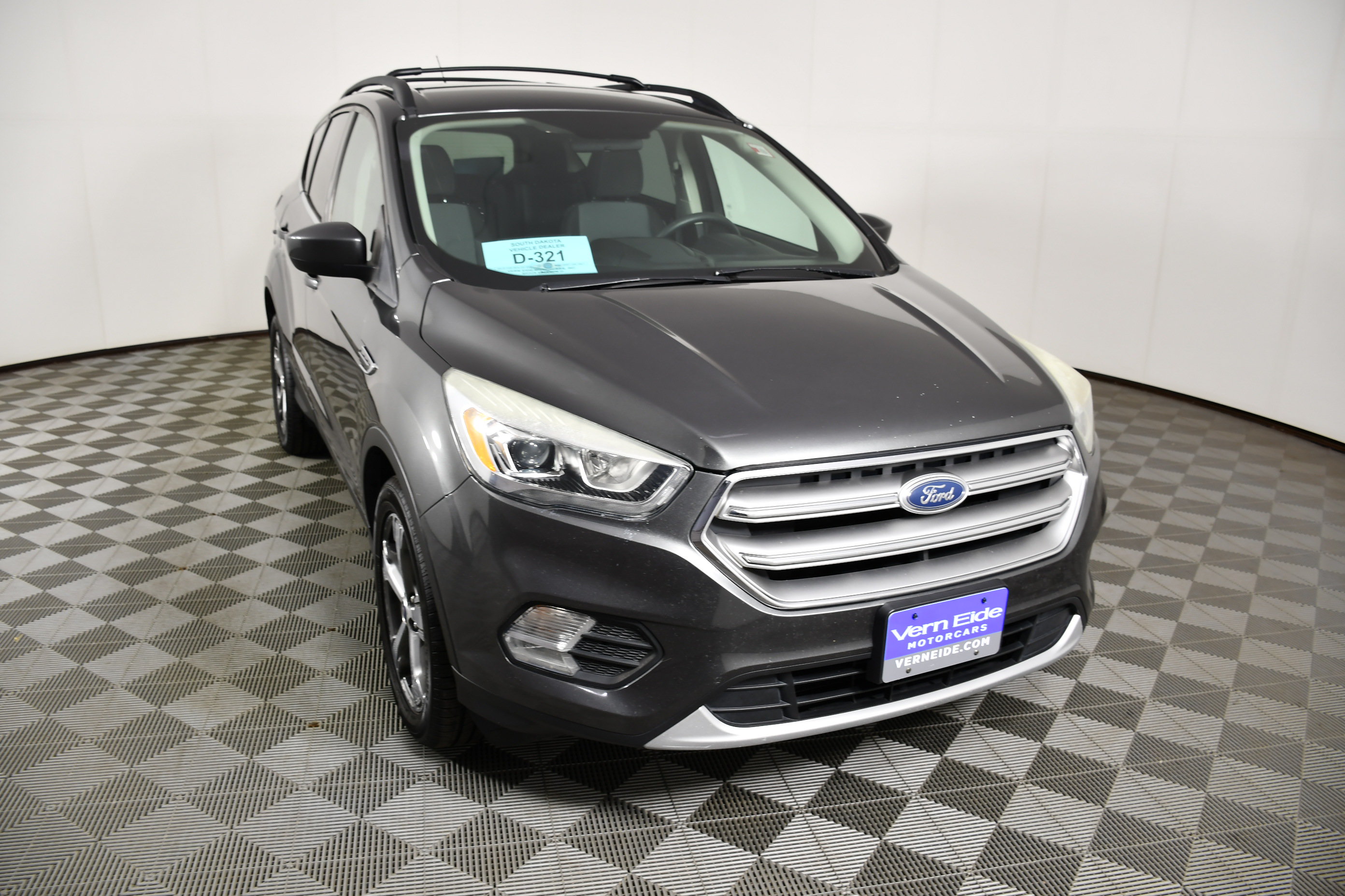 Used 2017 Ford Escape SE w/ Equipment Group 201A AWD/4WD image 3