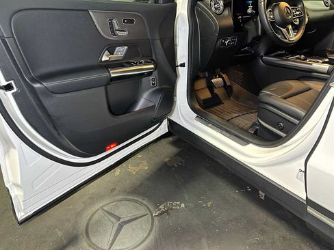 Certified 2021 Mercedes-Benz GLA 250 4MATIC image 21