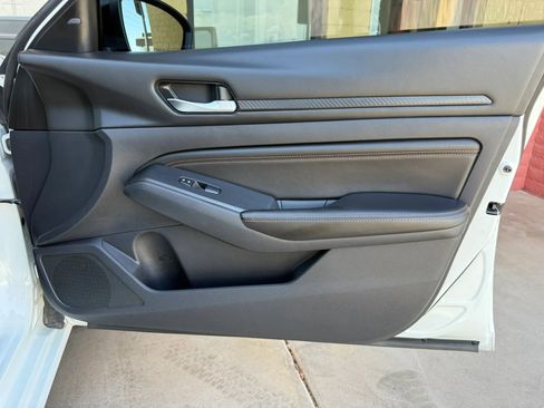 Used 2021 Nissan Altima 2.5 SR w/ SR Premium Package FWD image 25