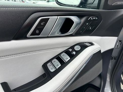 Certified 2024 BMW X7 xDrive40i w/ M Sport Package image 18