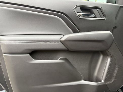 New 2024 Chevrolet Colorado LT w/ LT Convenience Package II image 13