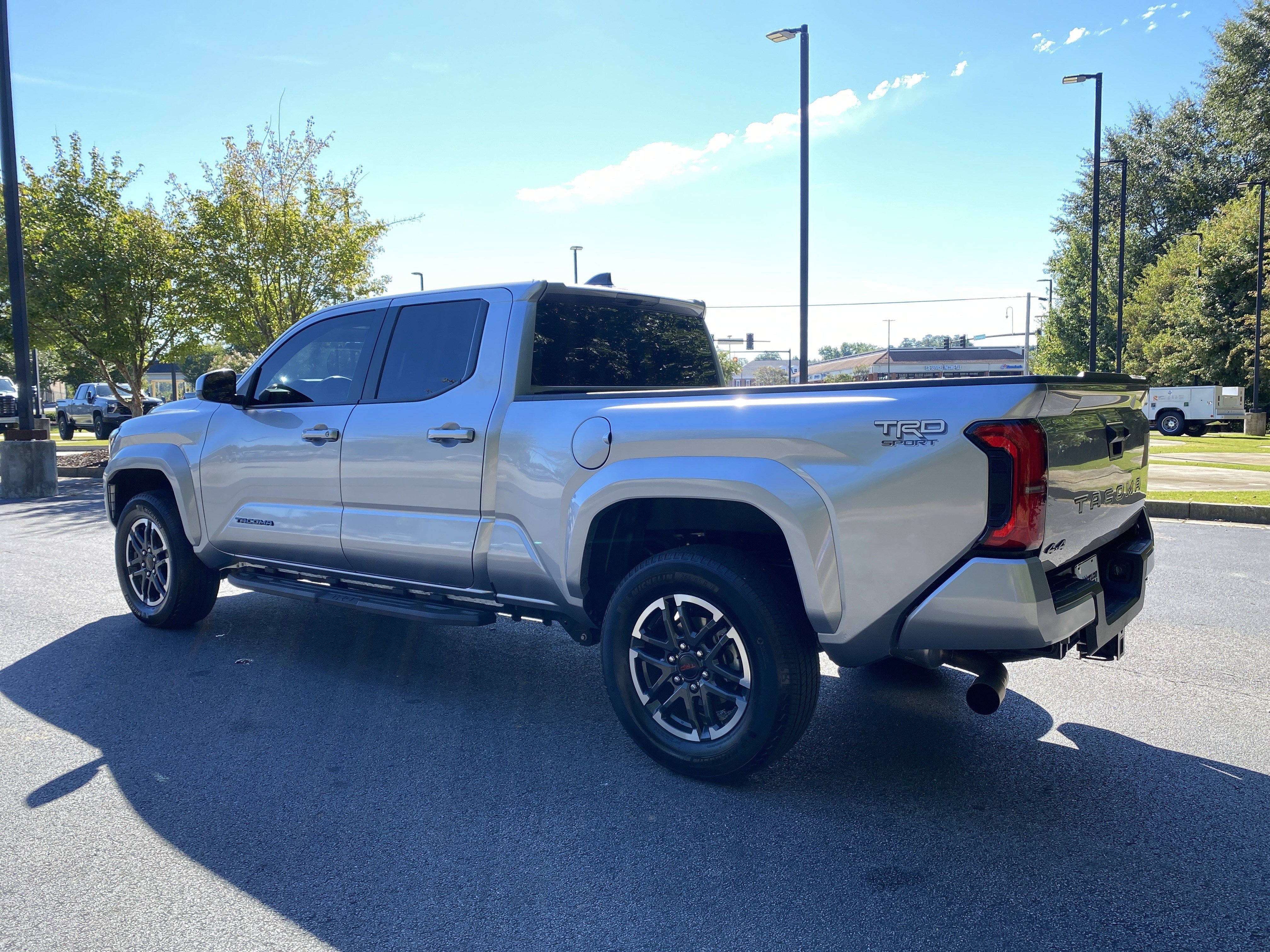 Used 2025 Toyota Tacoma TRD Sport AWD/4WD image 6