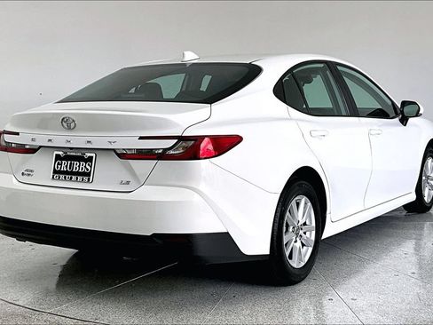 Used 2025 Toyota Camry LE AWD/4WD image 14