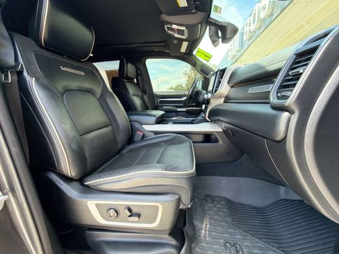 Used 2019 RAM 1500 Laramie w/ Sport Appearance Package AWD/4WD image 14