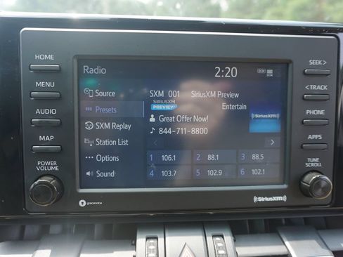 Used 2021 Toyota RAV4 XLE Premium FWD image 10